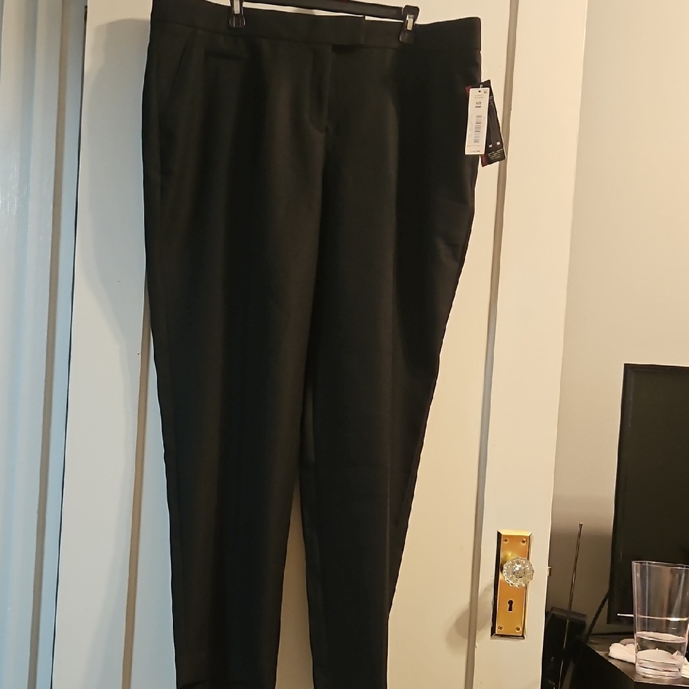 NWT Investments Black Trousers. Size 20WR.